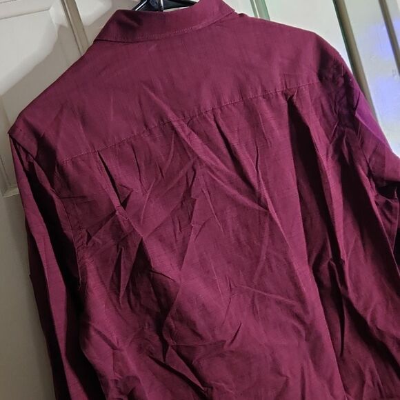 š„Brand New!š„ VanĀ HeusenāMen's Button-up Shirt - SIZEāM - Picture 9 of 9